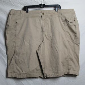 Khaki Corduroy Bermuda Shorts (28)